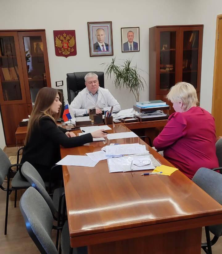 10 февраля главный врач Областного клинического кардиологического диспансера, сердечно-сосудистый хирург, к.м н. Владимир Александрович Дудаков провел личный прием граждан. 10 февраля главный врач Областного клинического кардиологического диспансера, сердечно-сосудистый хирург, к.м н. Владимир Александрович Дудаков провел личный прием граждан.