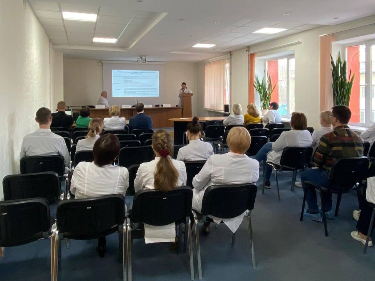 На этой неделе в клинике кардиологии ГУЗ «ОККД» состоялось очередное заседание Саратовского кардиологического общества на тему: «Острый коронарный синдром 2024: что нового?». На этой неделе в клинике кардиологии ГУЗ «ОККД» состоялось очередное заседание Саратовского кардиологического общества на тему: «Острый коронарный синдром 2024: что нового?».