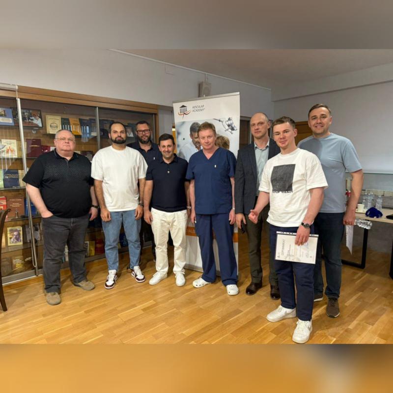 Анатолий Горохов посетил мастер-класс «Миниинвазивный подход в хирургии грудной аорты и пороков сердца»  Анатолий Горохов посетил мастер-класс «Миниинвазивный подход в хирургии грудной аорты и пороков сердца»