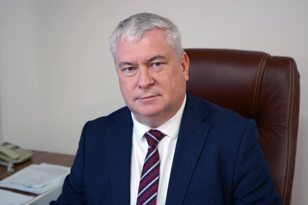 В преддверии праздников министр здравоохранения Саратовской области Владимир Александрович Дудаков поздравил коллектив ГУЗ «ОККД» с Новым годом и Рождеством